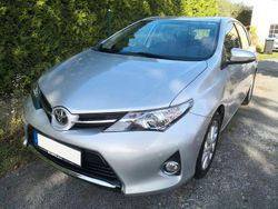 Silber Gebraucht 2014 Toyota Auris Edition Limousine | 8.900 € (Fairer Preis)