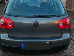 Grün Gebraucht 2004 VW Golf V Kleinwagen | 2.200 € (Guter Preis)