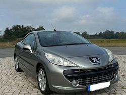 Grau Gebraucht 2007 Peugeot 207 CC Filou Cabrio | 2.850 € (Etwas zu teuer)