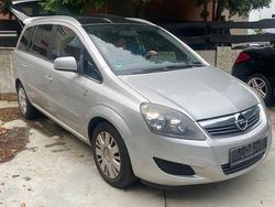 Silber Gebraucht 2010 Opel Zafira Family Van / Kleinbus | 4.000 € (Teuer)