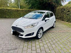 Weiß Gebraucht 2017 Ford Fiesta Titanium Kleinwagen | 4.990 € (Fairer Preis)