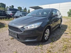 Grau Gebraucht 2017 Ford Focus Trend Limousine | 3.790 € (Superpreis)