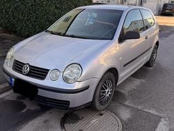 Grau Gebraucht 2002 VW Polo Kleinwagen | 1.000 €