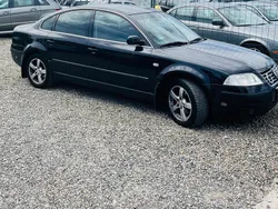 Schwarz Gebraucht 2001 VW Passat Limousine | 900 € (Superpreis)