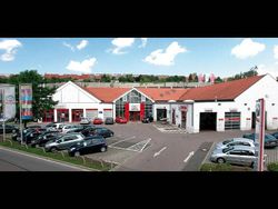 Platinumweiß / dach schwarz Neu 2025 Toyota RAV4 Hybrid Style SUV | 47.590 € (Teuer)