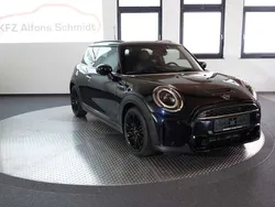 Enigmatic black metallic Gebraucht 2021 Mini Cooper S Classic Kleinwagen | 27.290 € (Fairer Preis)