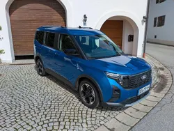 Blau Gebraucht 2025 Ford Tourneo Courier Active Van / Kleinbus | 22.900 € (Guter Preis)