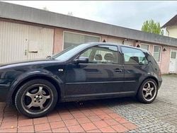 Blau Gebraucht 2003 VW Golf IV Kleinwagen | 1.100 € (Guter Preis)