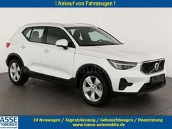 Crystal white perlglanz... Neu 2025 Volvo XC40 Core SUV | 39.495 € (Guter Preis)