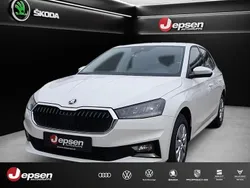 Weiß Gebraucht 2024 Skoda Fabia Essence Limousine | 15.970 € (Guter Preis)