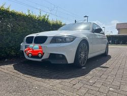 Weiß Gebraucht 2010 BMW 335 M Performance Limousine | 15.999 € (Guter Preis)