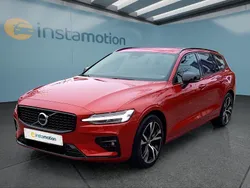 Rot Gebraucht 2024 Volvo V60 Plus Kombi | 41.299 € (Etwas zu teuer)