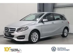 Polar silber Gebraucht 2018 Mercedes B180 Style Van / Kleinbus | 21.470 € (Fairer Preis)