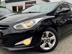 Schwarz Gebraucht 2015 Hyundai i40 Edition Kombi | 9.799 € (Fairer Preis)