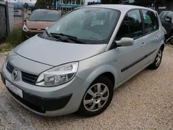 Silber Gebraucht 2003 Renault Scénic Privilege Van / Kleinbus | 3.990 €