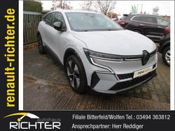 Grau Gebraucht 2022 Renault Mégane Evolution Limousine | 23.995 € (Fairer Preis)