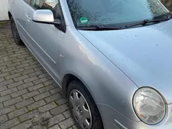 Silber Gebraucht 2003 VW Polo Basis Kleinwagen | 2.900 € (Etwas zu teuer)