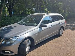 Grau Gebraucht 2010 Mercedes E350 Avantgarde Kombi | 8.600 € (Superpreis)