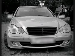 Silber Gebraucht 2005 Mercedes C220 Avantgarde Kombi | 1.200 €