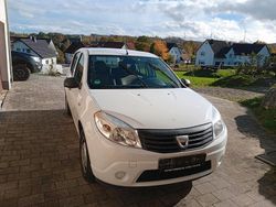 Weiß Gebraucht 2010 Dacia Sandero Kleinwagen | 1.400 €