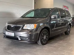 Grau Gebraucht 2015 Lancia Voyager S Van / Kleinbus | 14.890 € (Fairer Preis)