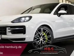 Weiss Gebraucht 2024 Porsche Cayenne SUV | 104.000 € (Fairer Preis)