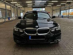 Schwarz Gebraucht 2019 BMW 320 Efficient Dynamics Kombi | 16.000 €