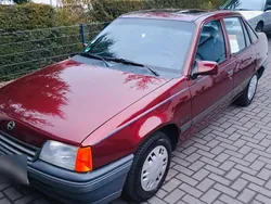 Rot Gebraucht 1991 Opel Kadett Limousine | 2.950 €