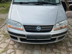 Silber Gebraucht 2004 Fiat Idea Van / Kleinbus | 550 €