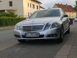 Silber Gebraucht 2010 Mercedes E220 Elegance Limousine | 5.850 €