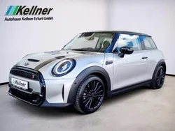 Silber Gebraucht 2023 Mini Cooper S Essential Kleinwagen | 31.390 € (Etwas zu teuer)