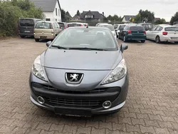 Grau Gebraucht 2008 Peugeot 207 CC Cabrio | 2.600 € (Etwas zu teuer)