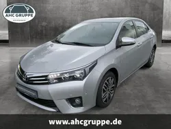 Silber Gebraucht 2014 Toyota Corolla Life+ Limousine | 12.990 € (Etwas zu teuer)