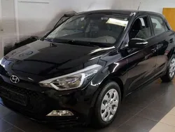 Phantom blak Gebraucht 2017 Hyundai i20 Trend Limousine | 11.990 € (Guter Preis)
