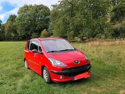 Rot Gebraucht 2006 Peugeot 1007 Premium Kleinwagen | 3.150 € (Fairer Preis)