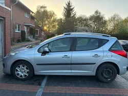 Silber Gebraucht 2011 Peugeot 207 Kombi | 3.000 € (Guter Preis)