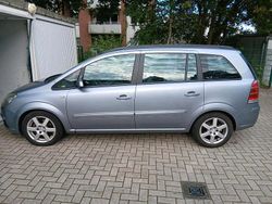 Silber Gebraucht 2006 Opel Zafira Van / Kleinbus | 3.100 € (Teuer)