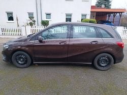 Braun Gebraucht 2017 Mercedes 180 Style Limousine | 17.000 € (Guter Preis)