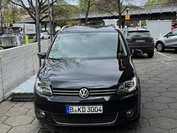 Schwarz Gebraucht 2012 VW Touran Van / Kleinbus | 8.900 € (Fairer Preis)