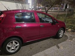 Rot Gebraucht 2010 Fiat Grande Punto Kleinwagen | 3.000 € (Fairer Preis)