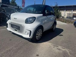 Weiß Gebraucht 2021 Smart ForTwo Electric Drive Coupé | 8.390 € (Guter Preis)