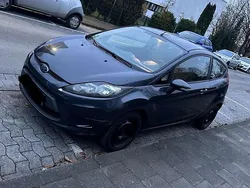 Grau Gebraucht 2010 Ford Fiesta Kleinwagen | 2.900 €