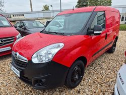 Rot Gebraucht 2018 Opel Combo Van / Kleinbus | 10.900 €