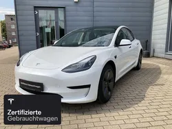 Weiß Gebraucht 2021 Tesla Model 3 Limousine | 28.300 € (Etwas zu teuer)
