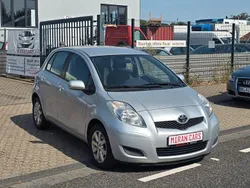 Silber Gebraucht 2009 Toyota Yaris Limousine | 2.500 € (Fairer Preis)