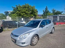 Silber Gebraucht 2009 Hyundai i30 Classic Limousine | 1.950 € (Superpreis)