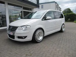 Weiß Gebraucht 2009 VW Touran Highline Van / Kleinbus | 7.999 € (Etwas zu teuer)