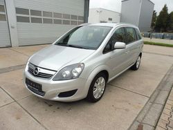 Grau Gebraucht 2012 Opel Zafira Family Van / Kleinbus | 5.990 € (Fairer Preis)
