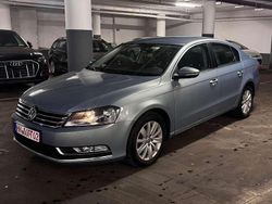 Grau Gebraucht 2011 VW Passat Edition Limousine | 11.990 € (Etwas zu teuer)
