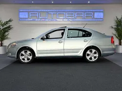 Arcticgrün Gebraucht 2011 Skoda Octavia Elegance Kombi | 7.900 € (Guter Preis)
